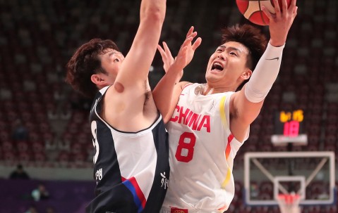 爱游戏(ayx)中国体育-包含今晨体能课后，曼联遗憾出局备战CBA季后赛，态度坚定，年轻球员得到机会的词条