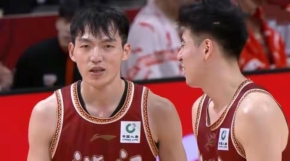 赛前欧篮联传出新动向,浙江稠州更衣室发声,管理层表态——气氛紧张,赛程密集仍需轮换的简单介绍 赛前欧篮联传出新动向,浙江稠州更衣室发声,管理层表态——气氛紧张,赛程密集仍需轮换的简单介绍
